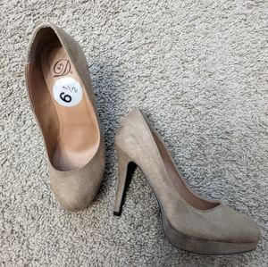 Beige pumps